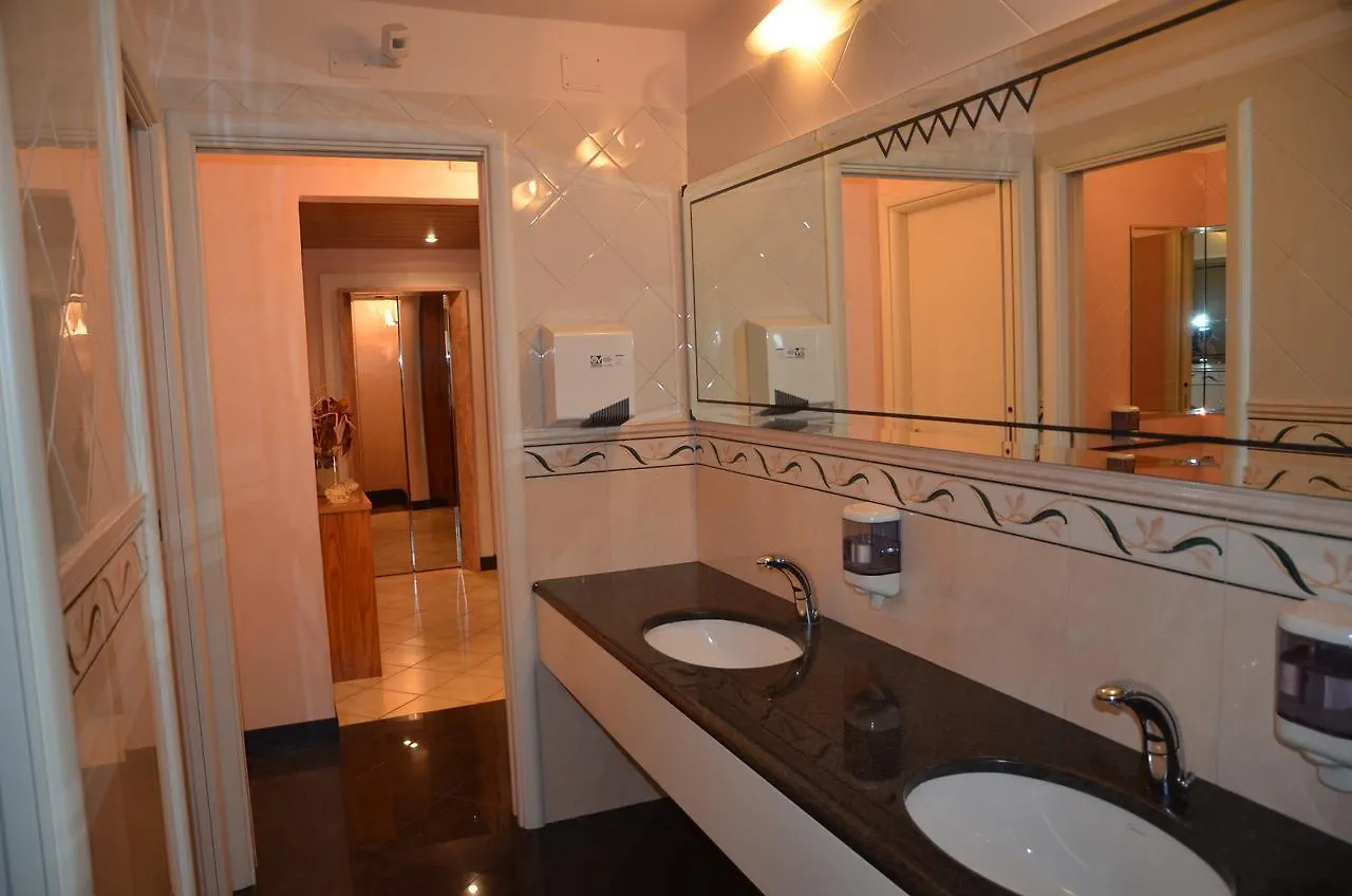 ***  Hotel Monique Cervia İtalya